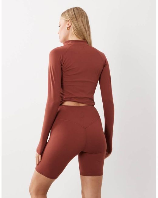 4505 Red Icon High Waist 8 Inch legging Short