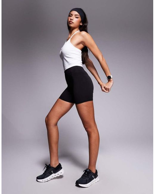 4505 Black Seamless Halter Neck Vest With Inner Bra