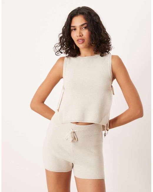 Camiseta Sin Mangas Con Lazadas Laterales De Punto De Mezcla De Lino De (Parte De Un Conjunto)-Neutro ASOS de color White