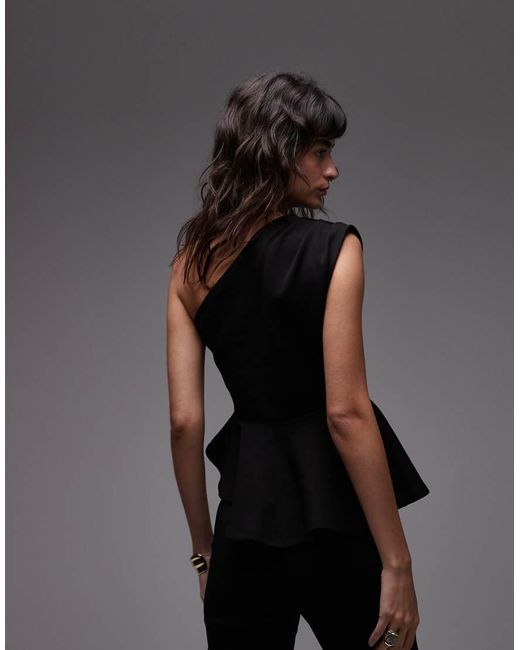 ASOS Gedrapeerde Top Met Peplum Zoom En Blote Schouder in het Black