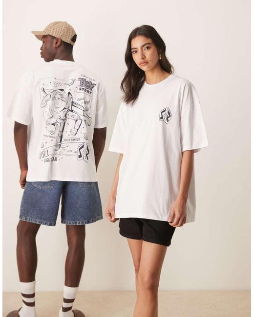 Camiseta Blanca Extragrande Con Estampados De Buzz Lightyear De Disney Pixar De ASOS de color Natural
