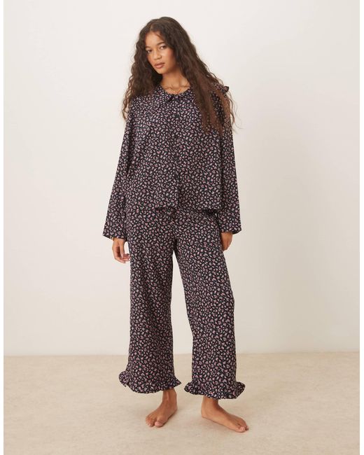 Glamorous Brown – pyjama mit blümchenmuster
