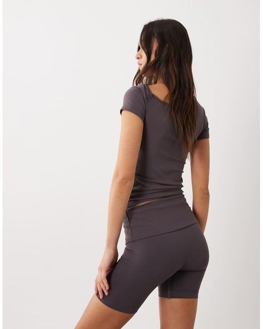 4505 White Plush Handle Foldover High Waist 13cm legging Shorts