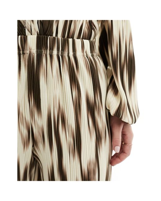Pantalon d'ensemble large en tissu plissé avec imprimé abstrait - marron et crème Vila en coloris White