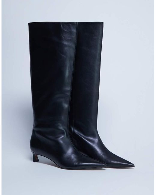 Botas Por La Rodilla Negras Con Puntera Fina De Cuero Premium Sophie De TOPSHOP de color Blue