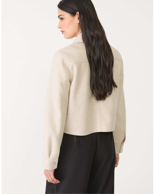 Stradivarius White – kurze, weiche jacke