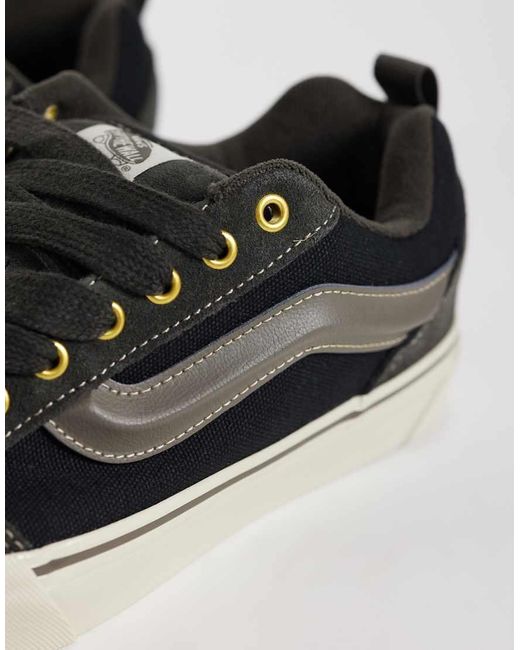Knu Skool di Vans in Gray