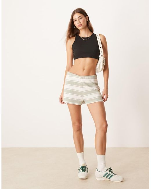 agon® Black Tank Crop Top