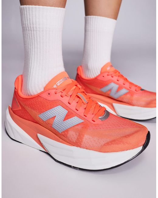 New Balance Gray – fuelcell rebel v5 – lauf-sneaker