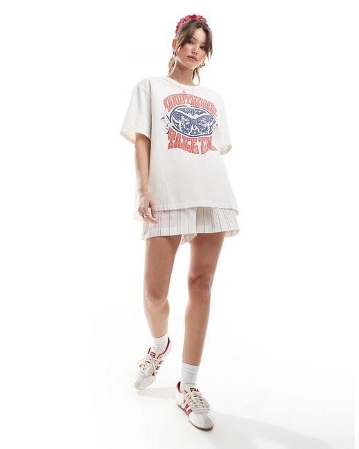 Levi's White Oversized T-shirt With Butterfly Print