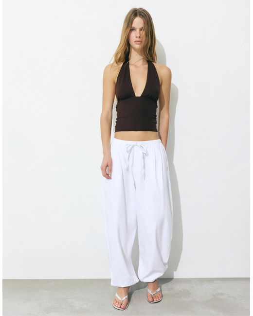 Top dos nu à balconnets Pull&Bear en coloris White