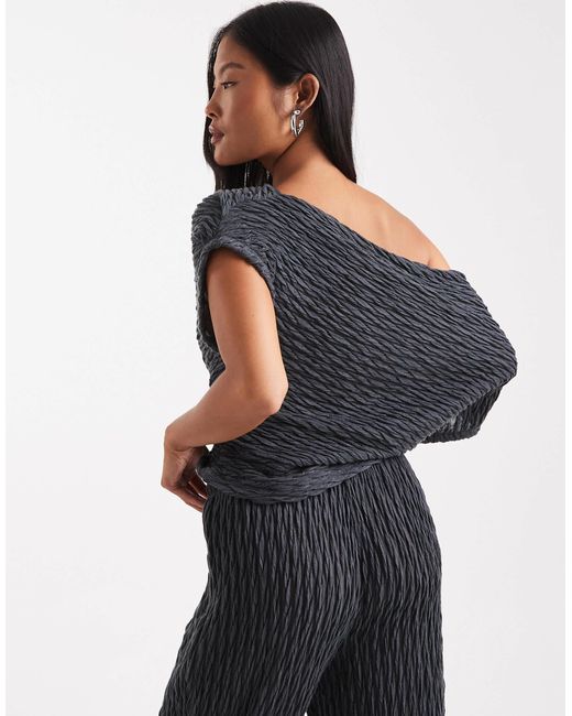 Vero Moda Blue – fließendes, schulterfreies oberteil aus strukturiertem jersey