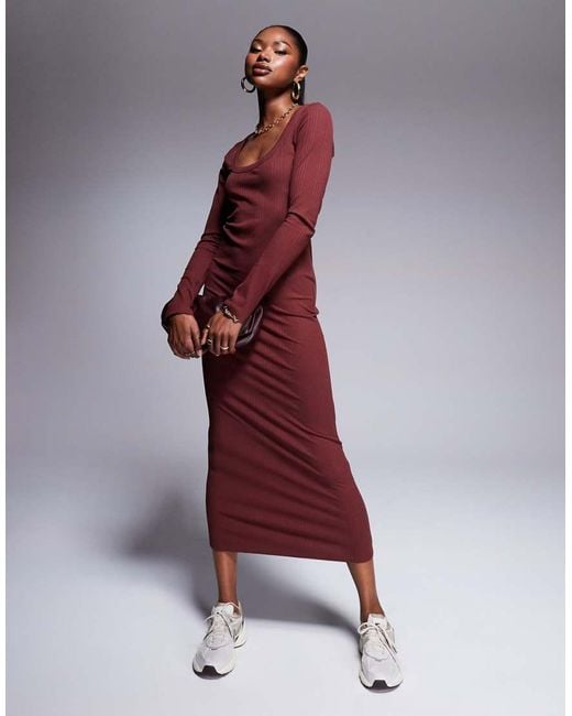 Vestito Midi A Maniche Lunghe Bordeaux A Coste Con Scollo Rotondo di ASOS in Red