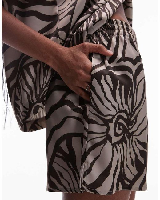 Pantaloncini di TOPSHOP in White