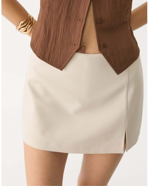 Gonna Pantalone Écru Con Spacco Laterale di Stradivarius in Natural
