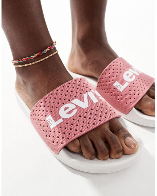 Sandalias s con logo Levi's de color Pink