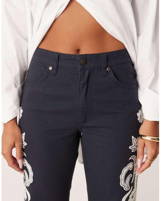 Wrangler Flared Jeans in het White