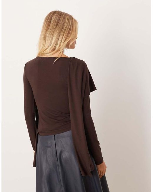 Top A Maniche Lunghe Con Dettaglio Drappeggiato Stile Sciarpa di ASOS in Brown