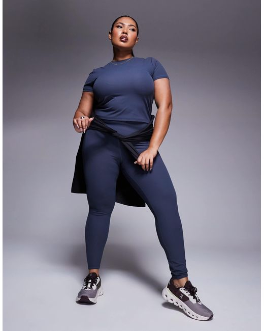 4505 Blue Curve – knapp geschnittenes, geripptes t-shirt aus weichem funktionsmaterial