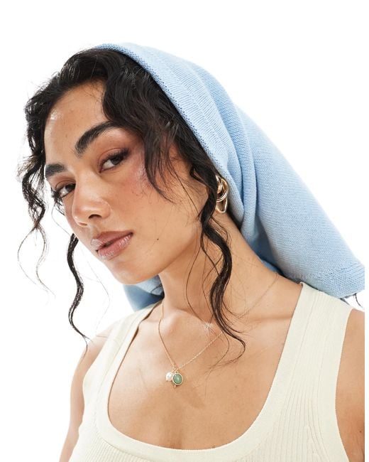 ASOS Blue – quadratisches strick-kopftuch hell