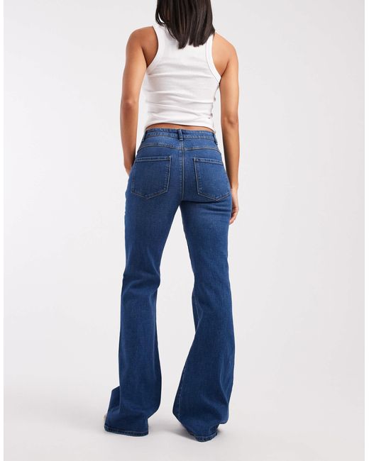 Henni - jean rétro évasé à taille haute - moyen délavé ONLY en coloris Blue