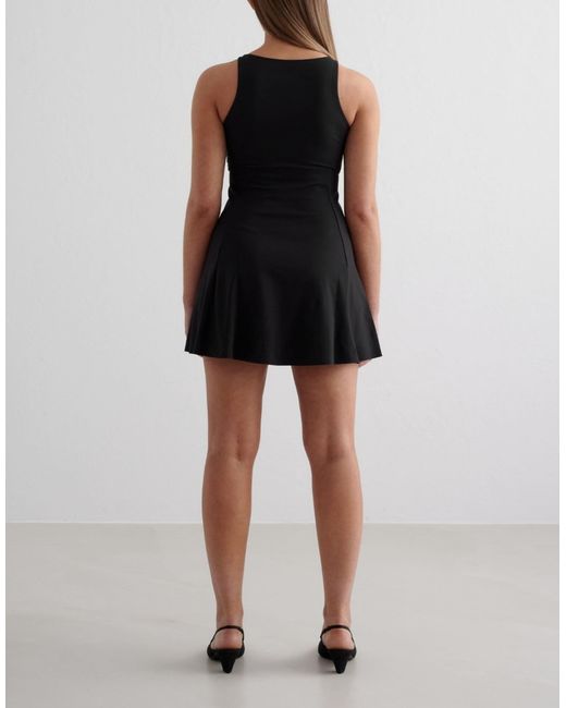 Sense - robe à col montant Aim'n en coloris Black