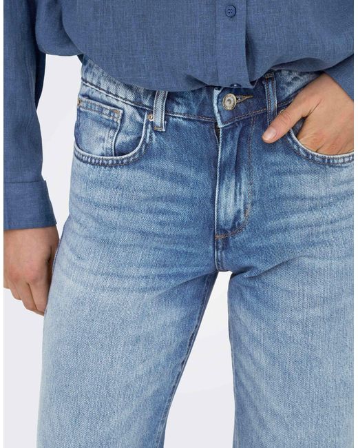 Jean ample - moyen clair ONLY en coloris Blue