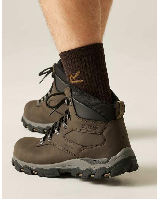 Regatta Black Holcombe Classic Walking Boots for men