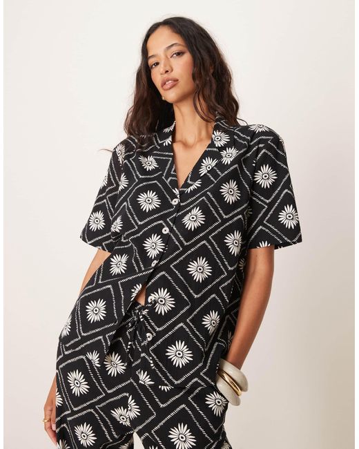 Iisla & Bird Black Tile Print Short Sleeve Beach Shirt Co-ord