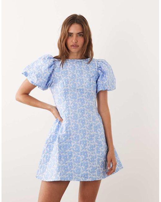Sister Jane Bilberry in het Blue