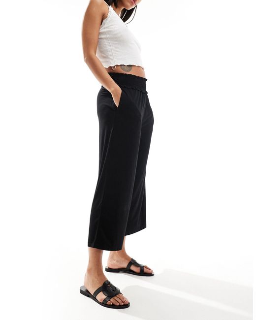 Jupe-culotte courte avec taille froncée ASOS en coloris Black