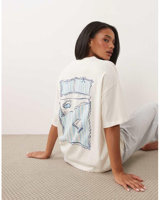 ASOS Pyjamaset Met Geborduurde Oversized Top Met Korte Mouwen En Geweven Broek Met Streep in het Natural