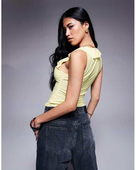 ASOS Top Met Racerback, Lage Hals En Ruches Langs De Halslijn in het Yellow