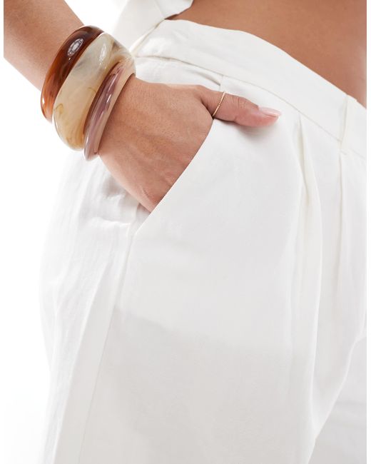 Short d'ensemble ajusté en lin à taille haute - blanc ONLY en coloris White