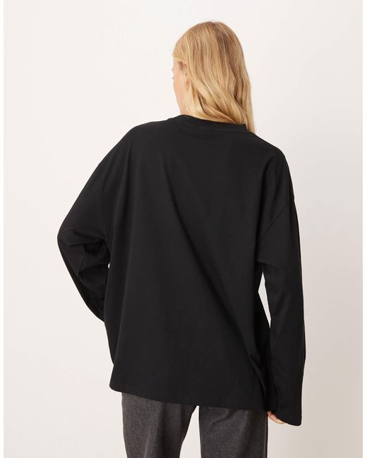 ASOS Black Long Sleeve Skater Tee With Chicago Sports Graphic