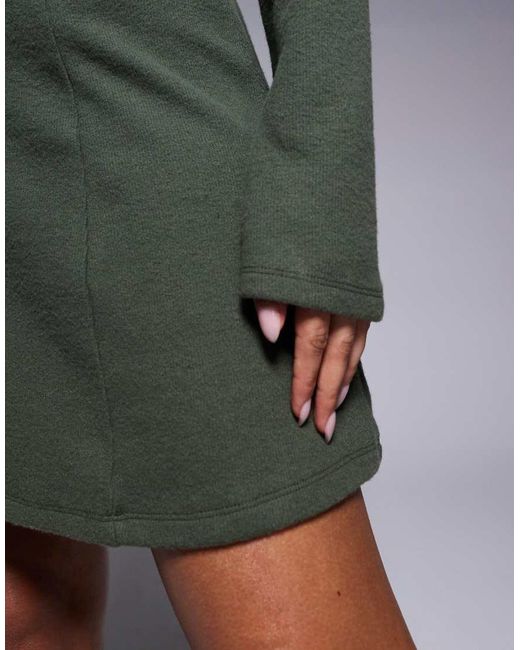 Vestito Corto Morbidissimo Kaki Con Scollo Alto, Corpino Aderente E Gonna Svasata di ASOS in Green