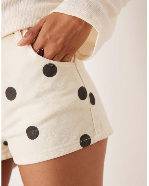 ASOS Denim Micro-Short Met Halfhoge Taille in het Natural
