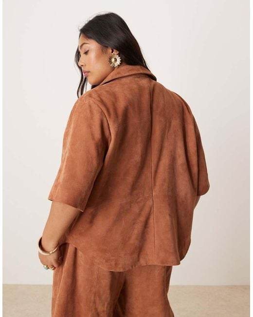 ASOS Curve in het Brown