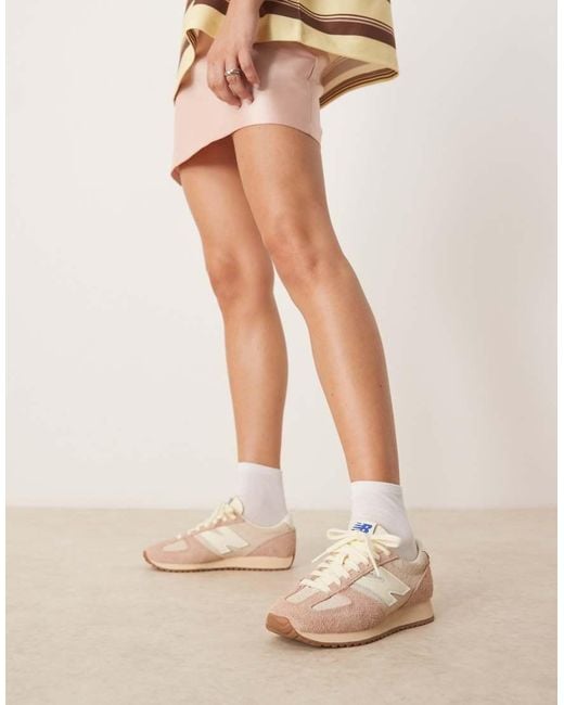 471 di New Balance in Natural