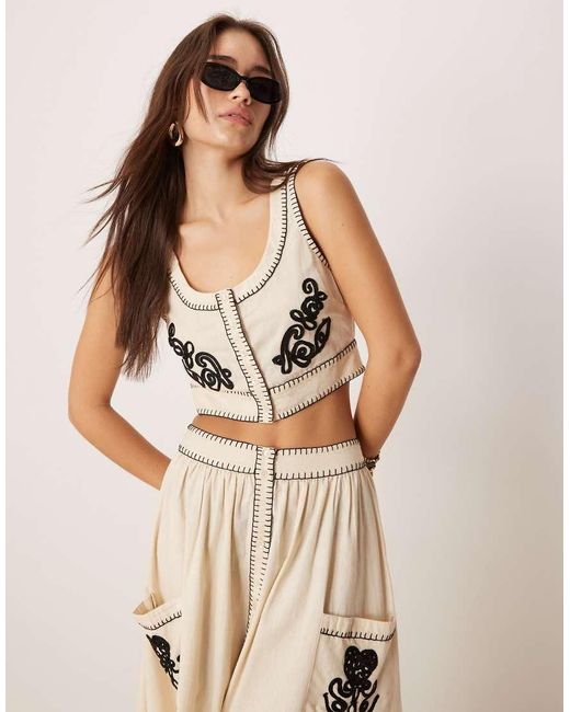 ASOS Geborduurde Top Met Linnen En Knoopsluiting Voor, Deel Van Co-Ord Set in het Natural