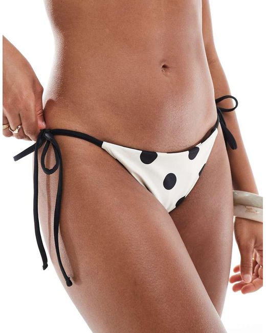 Slip Bikini Double-Face A Pois Con Laccetti Laterali di ASOS in White