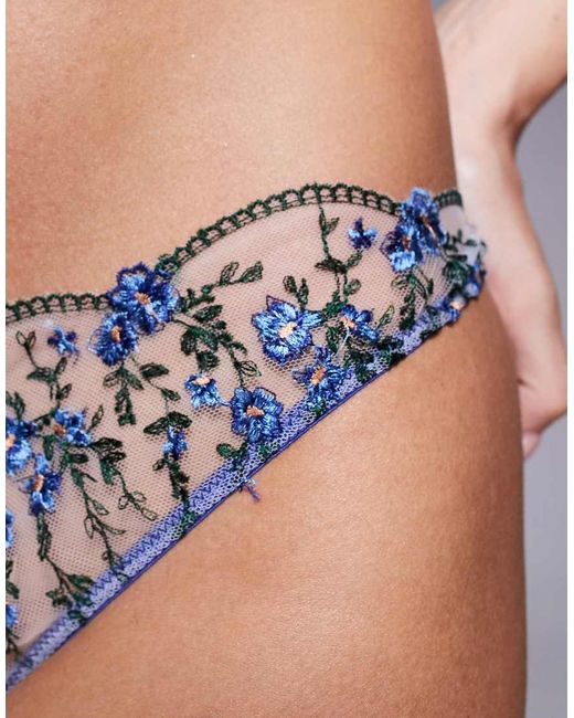 Noa di ASOS in Blue