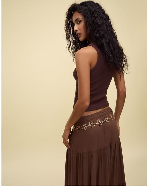 T-Shirt Con Scollo A Vogatore E Stampe "Peanuts" di Stradivarius in Brown