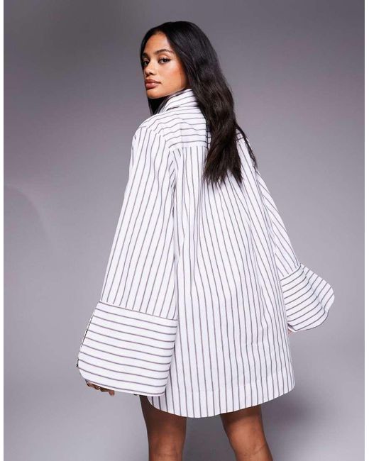 Vestido Camisero Corto A Con Puños Anchos Y Bolsillos Extragrandes De ASOS de color Gray