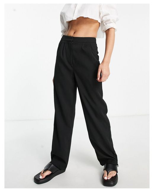 4th & Reckless Tailored Pants With Elastic Cuff Detailing in Black
