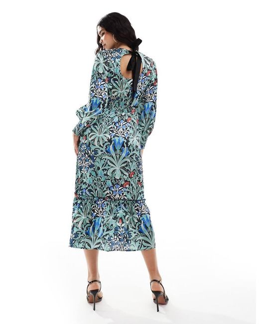 Vestido Midi En Tonos Oscuros Con Estampado Floral Y Lazo En La Espalda De En Colaboración Con The William Morris Society Hope & Ivy de color Blue