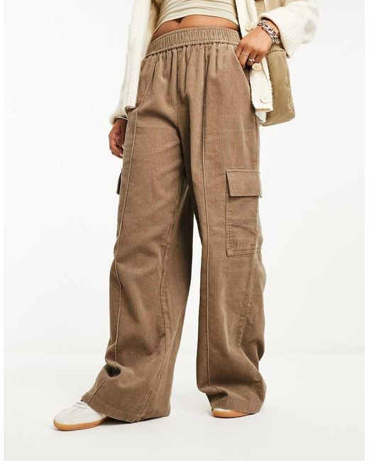 Pantaloni Cargo di ASOS in Natural