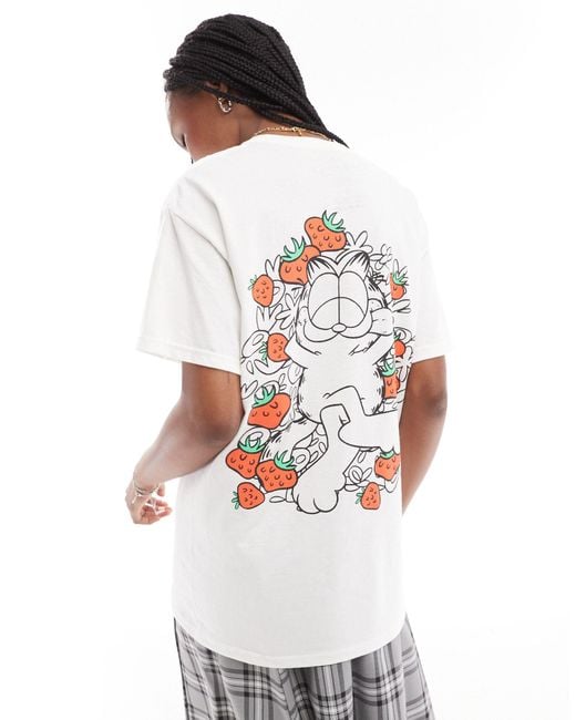 Daisy Street White Oversized T-shirt With Garfield Strawberry Graphic