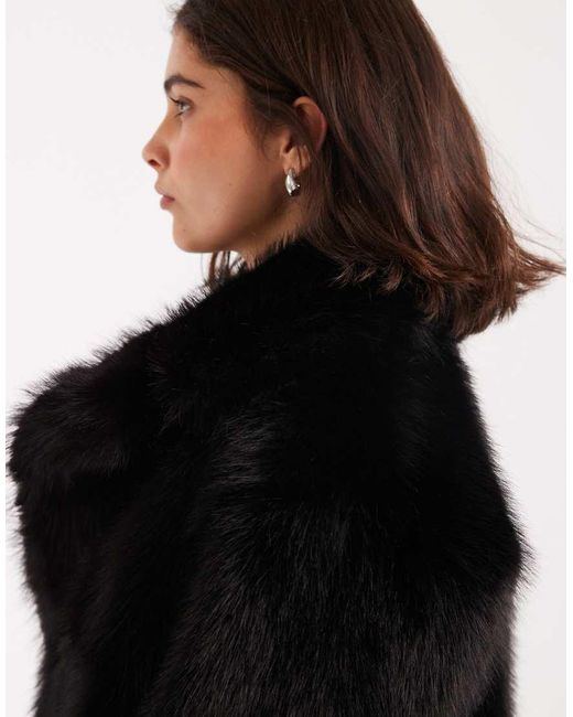 Giacca Corta di Miss Selfridge in Black