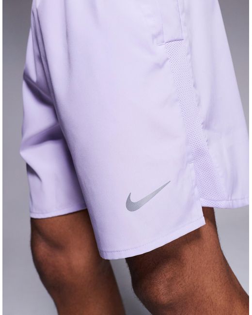 Challenger - short 7 pouces en tissu dri-fit - lilas Nike pour homme en coloris Blue